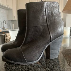 Rag and Bone Classic Newbury Bootie - good condition - size 8
